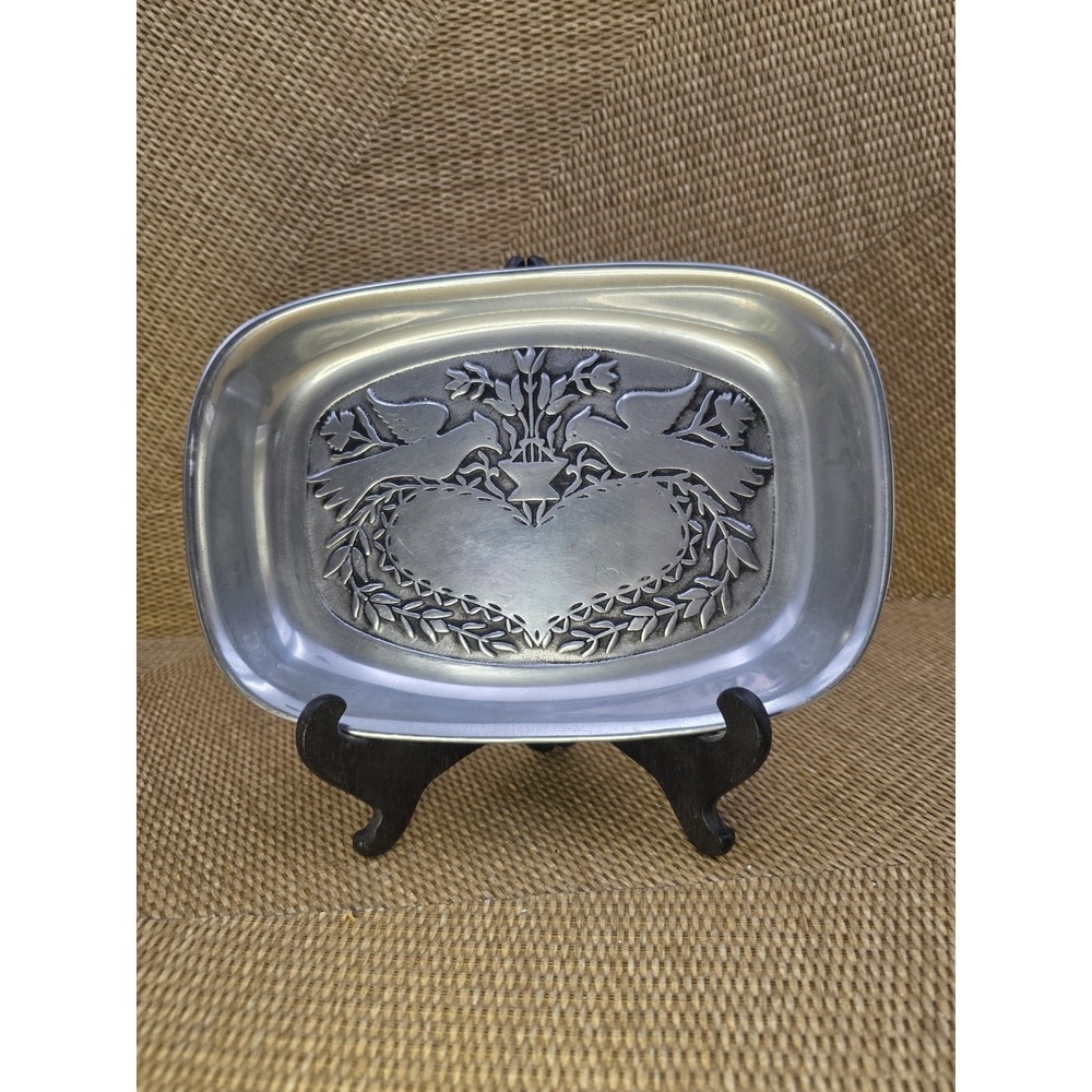 Vintage Wilton Co. Armetale Pewter Serving Peace Heart‎ Doves Floral Decorative